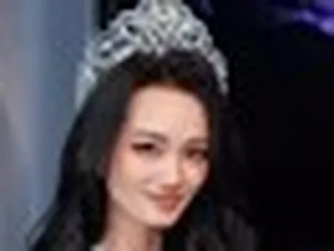 Quỳnh Anh và 5 cô gái bị tước quyền thi Hoa hậu Hoàn vũ