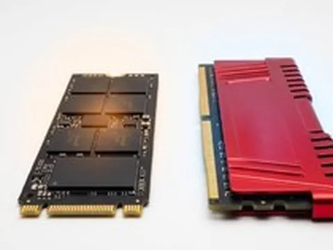 Tại sao ổ SSD bị hao mòn trong khi bộ nhớ RAM gần như bất tử