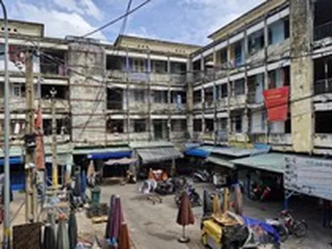 Khẩn cấp di dời 141 hộ dân khỏi chung cư có nguy cơ sập đổ ở trung tâm TP.HCM