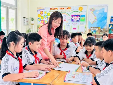 Bộ Nội vụ đề nghị giảm biên chế quản lý, tăng giáo viên đứng lớp