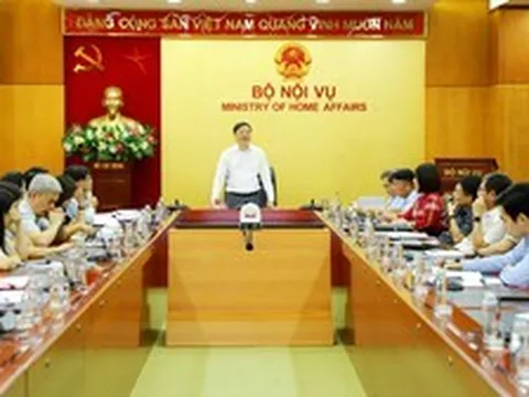 Ưu tiên điều chuyển cán bộ trước khi đề xuất điều chỉnh biên chế