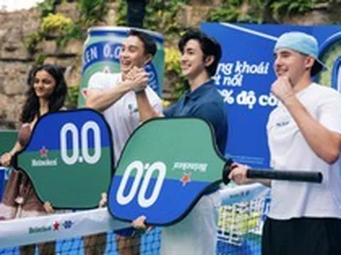 Một hãng bia hơn 160 năm tuổi tổ chức chơi pickleball, giao lưu cộng đồng tại Hà Nội