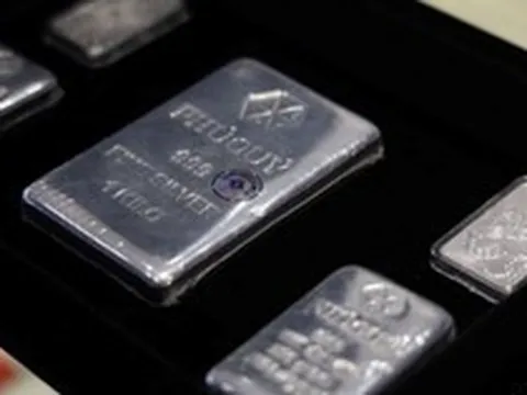 Giá bạc ngày 26/10 xuống mức thấp nhất 1 năm qua
