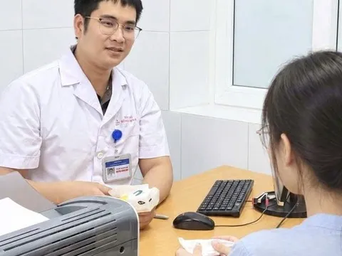 Con gái 20 tuổi đi khám tâm thần, mẹ lại chỉ cho rằng con quá "nhạy cảm, yếu đuối"