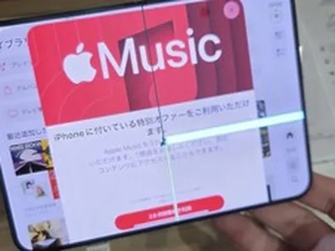 iFixit tháo tung iPhone Duo: Điện thoại gập dễ sửa nhất, hé lộ nghi phạm gây lỗi màn hình