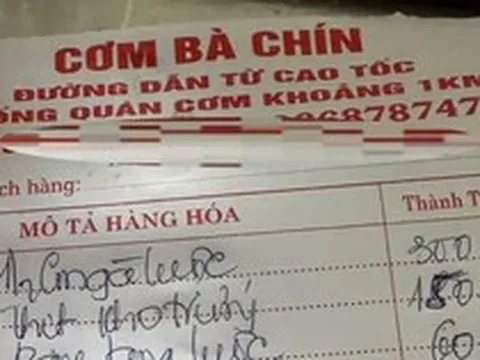Ghé quán cơm bình dân, tài xế bức xúc vì nửa con gà giá 300.000 đồng
