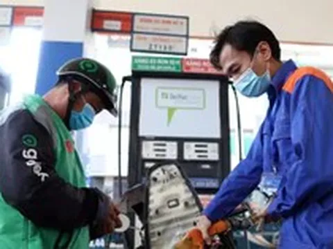 Nếu thuế tiêu thụ đặc biệt về 0%, giá xăng có thể giảm bao nhiêu?