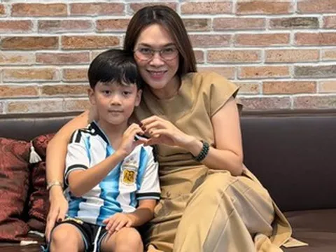 Siêu mẫu Hồ Đức Vĩnh bán phở mưu sinh, Đàm Vĩnh Hưng gọi Mỹ Tâm là người yêu cũ