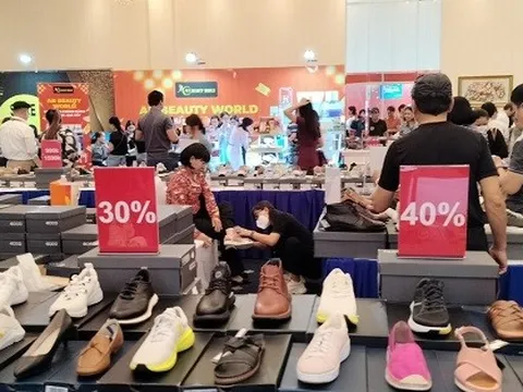 Hàng Loạt Thương Hiệu Giảm Giá Sốc Tại– Flash Sale Holiday