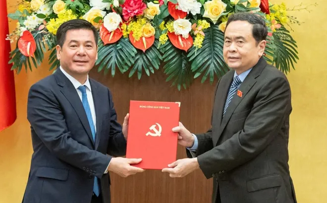 Bộ trưởng Bộ Công Thương Nguyễn Hồng Diên giữ chức vụ mới tại Quốc hội