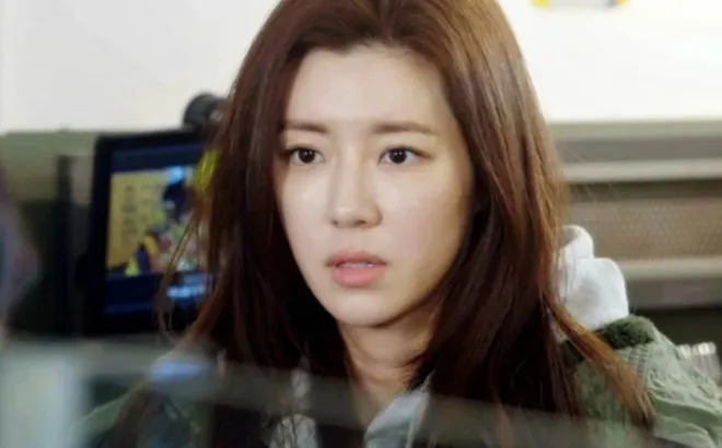 Vượt bê bối chồng đại gia, minh tinh tái xuất sau 6 năm