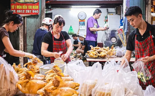 Hà Nội: Thưa vắng khách chợ đồ lễ cúng Rằm tháng Giêng