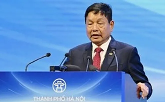 Chủ tịch FPT cam kết đưa vườn hoa Tây Tựu thành 'triển lãm sống' về công nghệ