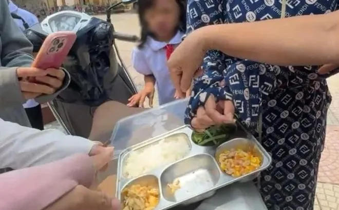 Vụ cơm bán trú 'lèo tèo, giao muộn': Thành ủy Hà Nội chỉ đạo kiểm tra